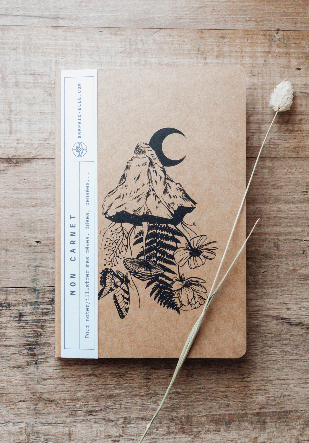 Carnet A5 en papier recyclé avec illustration du Cervin, faune et flore. Pages lisses pour écrire ou dessiner. Un carnet poétique et écoresponsable.