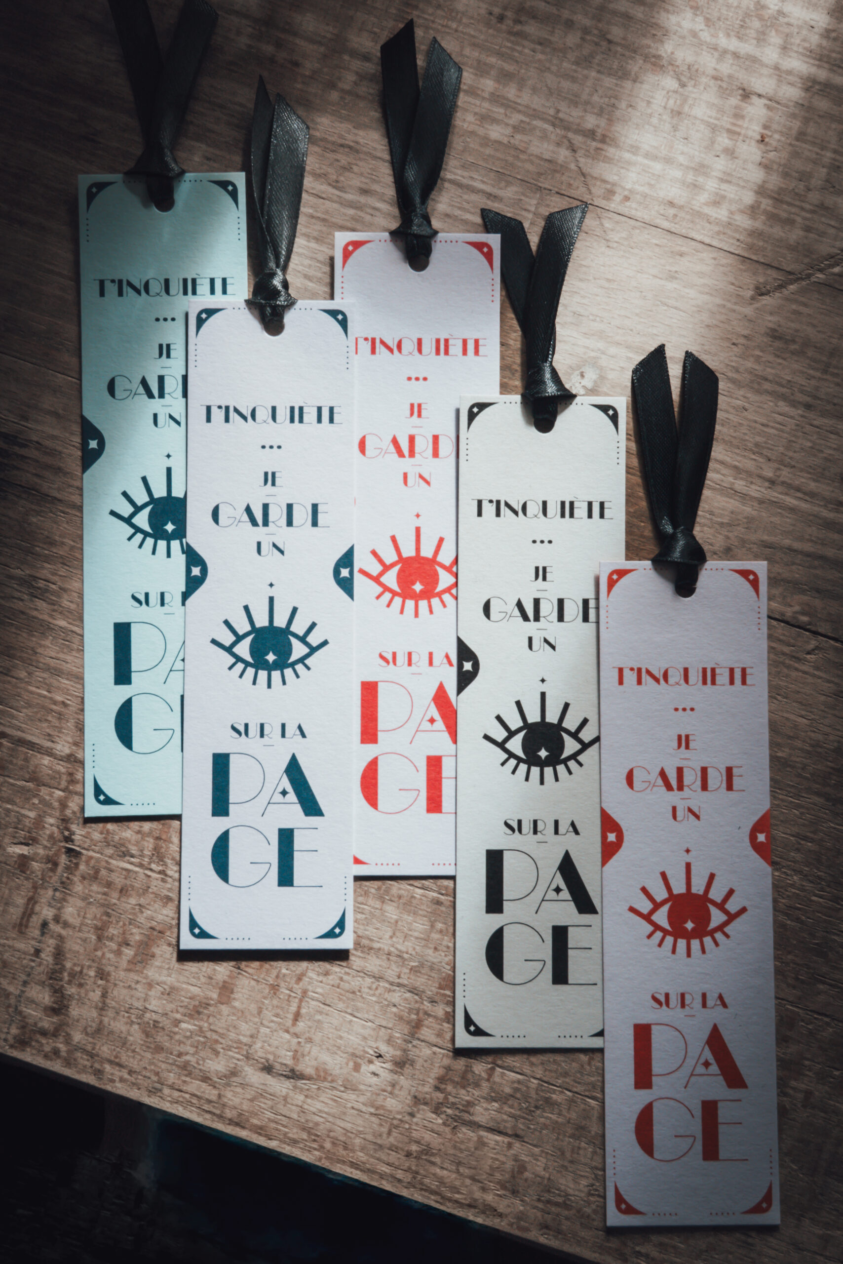 Marque-page design graphique disponible en plusieurs coloris