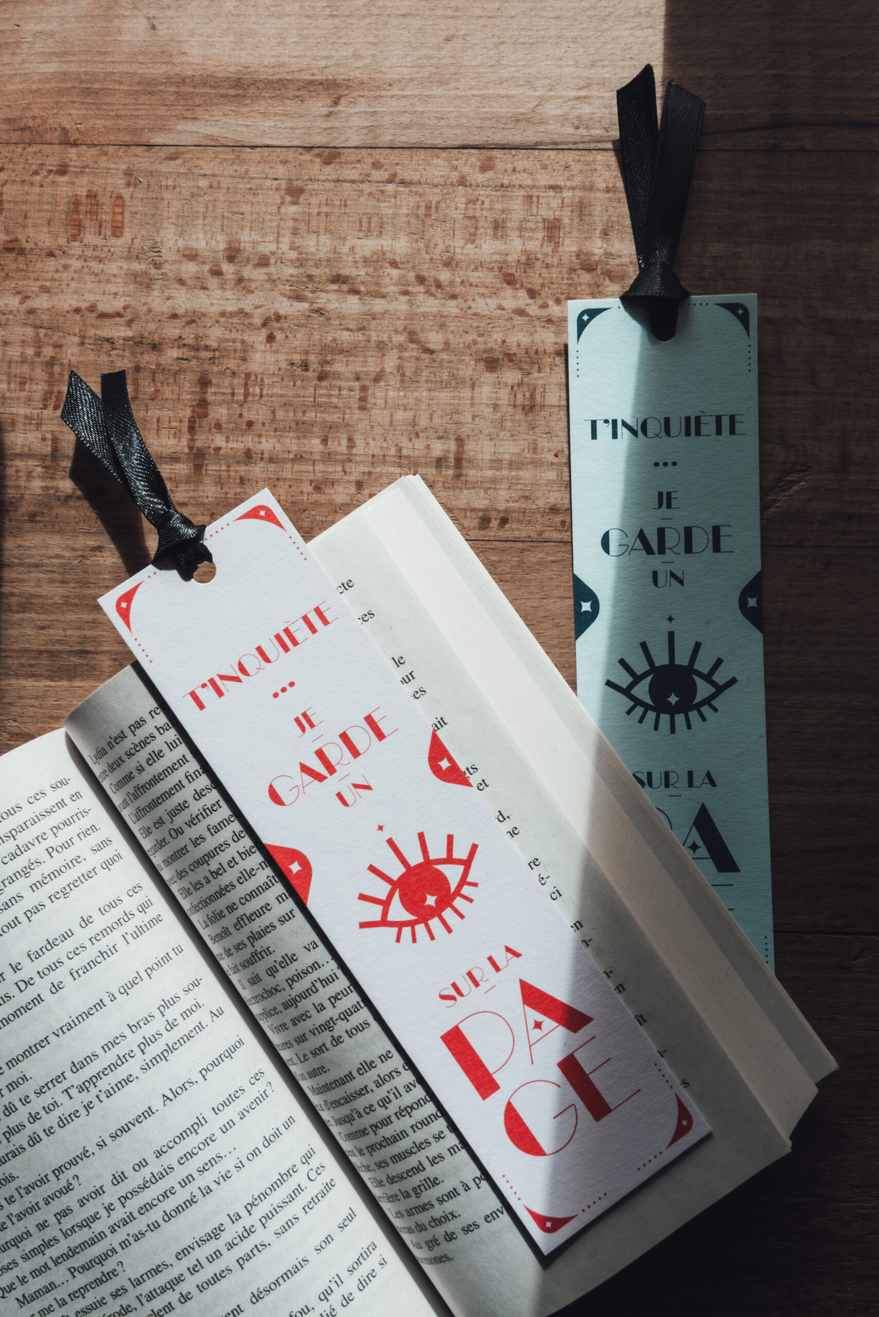 Marque-page design graphique disponible en plusieurs coloris