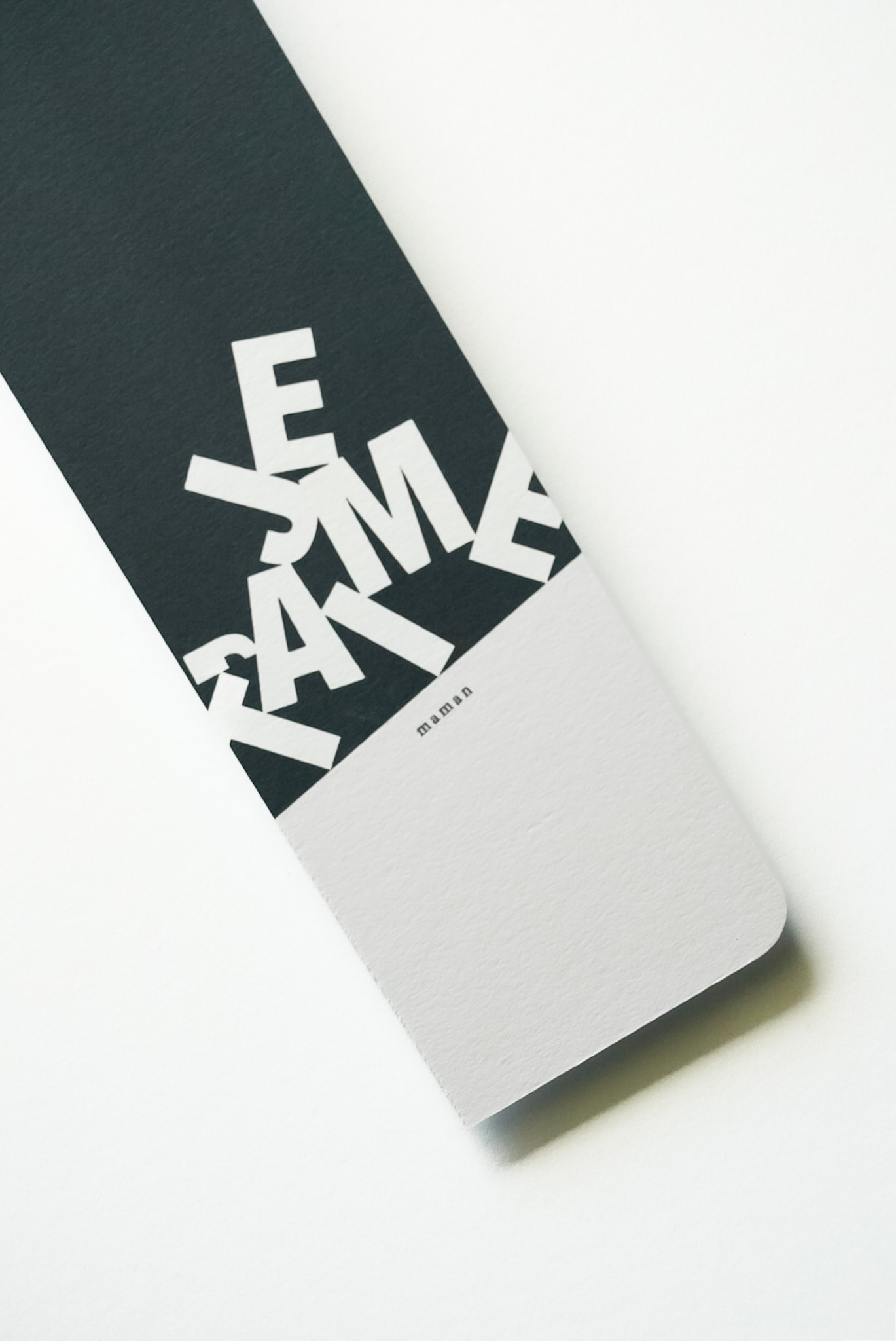 Marque-pages minimalistes noir et blanc fête des mères “Exemplaire unique”, design graphique moderne